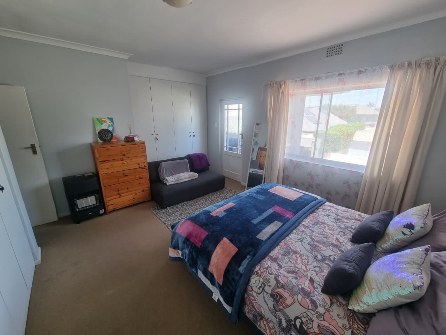 To Let 4 Bedroom Property for Rent in Claremont Western Cape